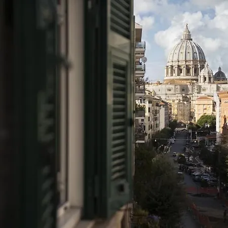 S. Pietro Terrace 2* Rome